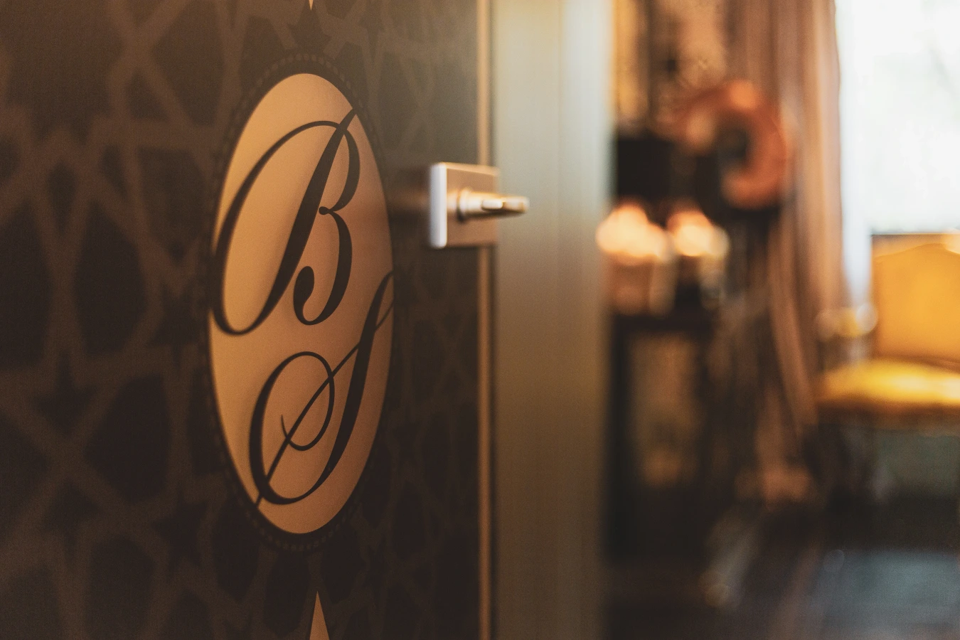 Entrance of BS Suites holiday apartments in Heidelberg Old Town.
